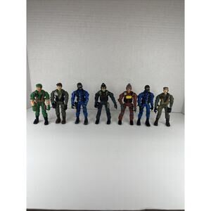 2003 Lanard “The Corps” Series Action Figures. Lot Of 7 Figures - Military